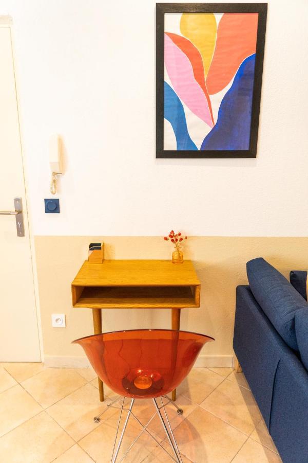 Roma Reva: Design Et Home Cinema Nimes Bagian luar foto