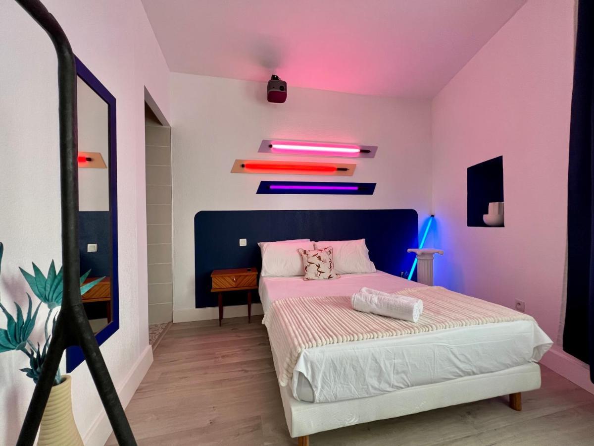 Roma Reva: Design Et Home Cinema Nimes Bagian luar foto