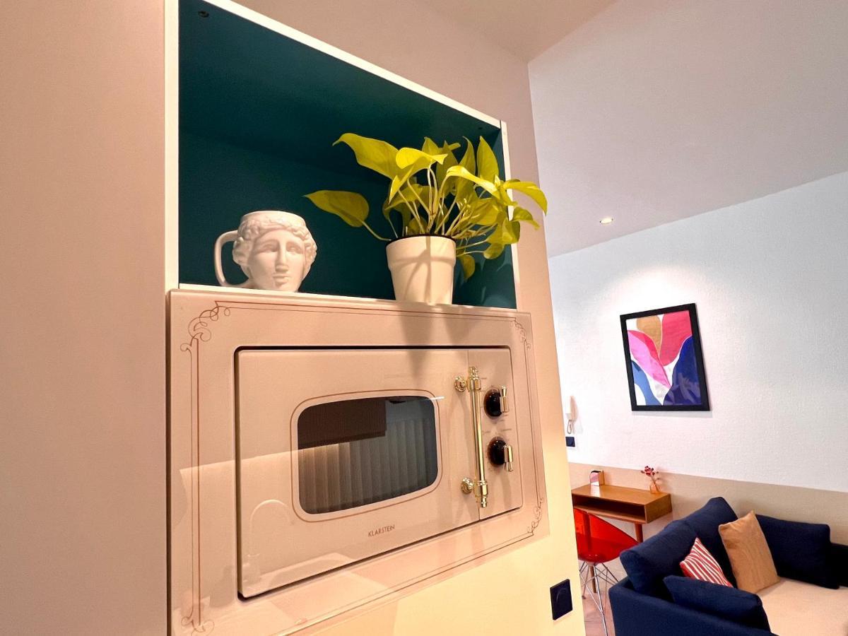 Roma Reva: Design Et Home Cinema Nimes Bagian luar foto