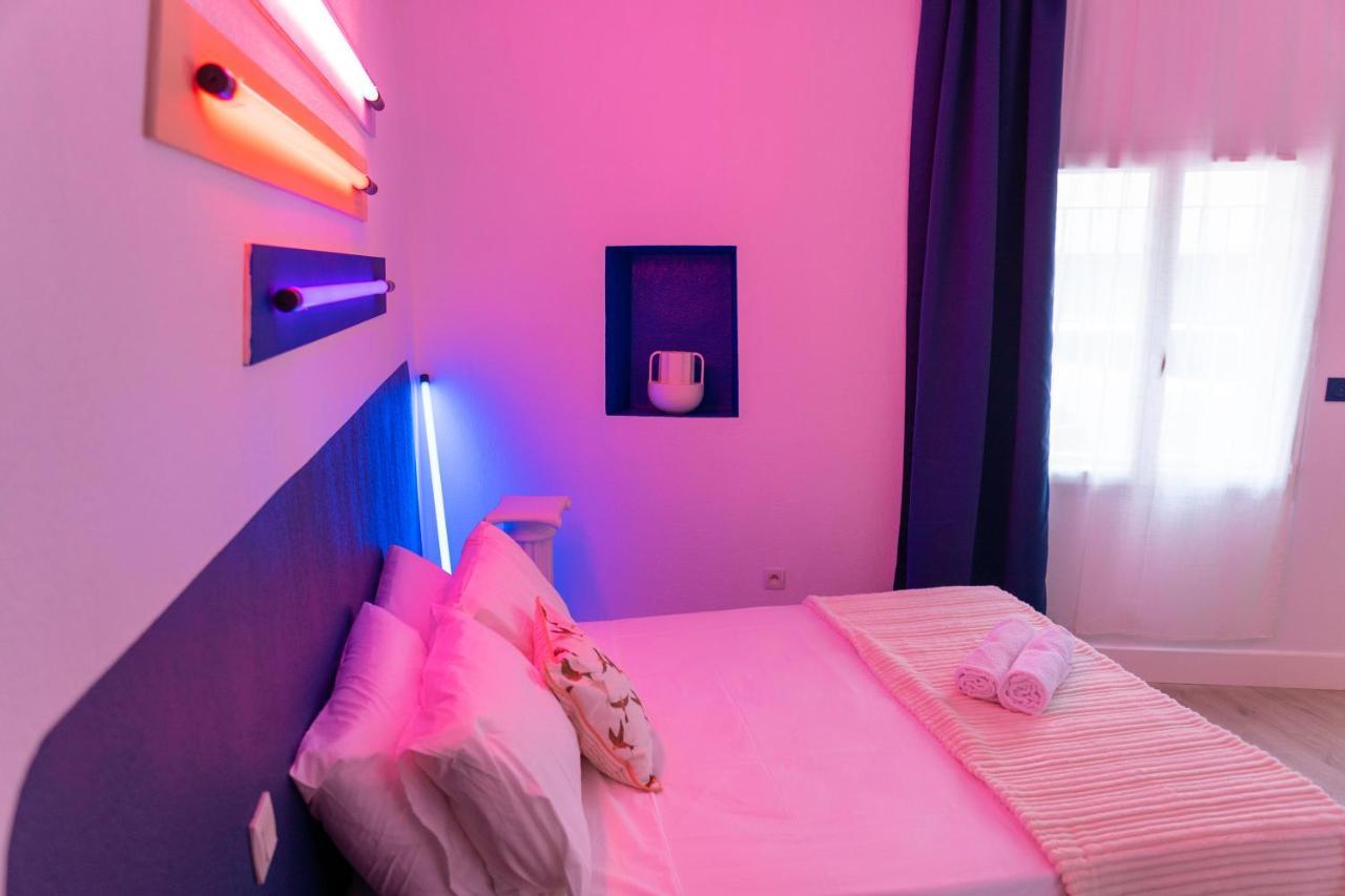 Roma Reva: Design Et Home Cinema Nimes Bagian luar foto