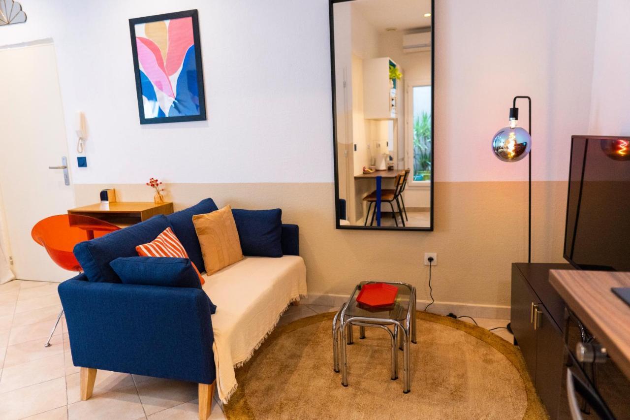 Roma Reva: Design Et Home Cinema Nimes Bagian luar foto